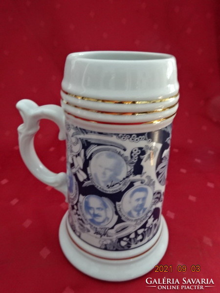 Hollóház porcelain half liter beer mug. With the portraits of some deans. Limited number of pieces. He has!