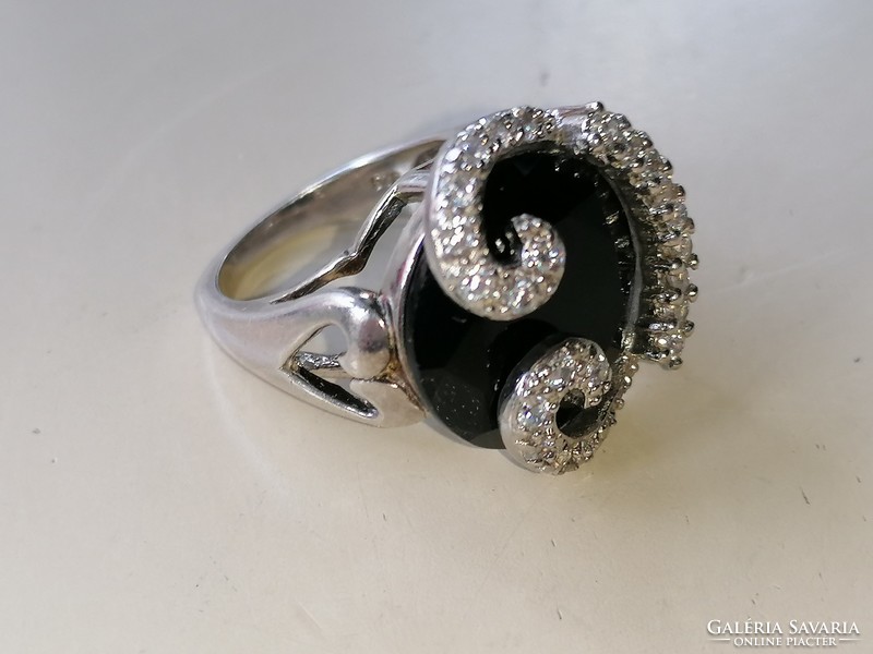 Ezüst különleges dekoratív, impozáns nagyméretű gyűrű onix kővel díszítve 925