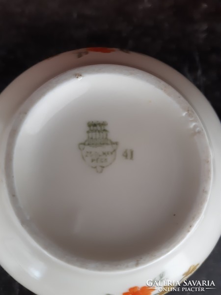 Zsolnay porcelain spout with shield seal