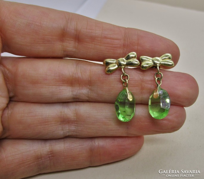Beautiful old gold earrings with wonderful emerald green gemstones sale!