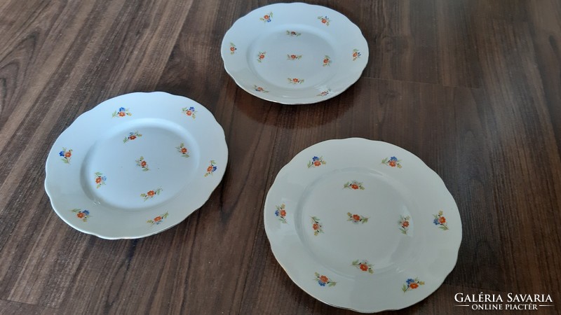Porcelán tányérkák