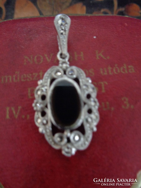 Silver pendant decorated with onyx and marcasite