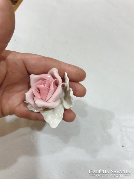 ENSZ porcelán rózsa