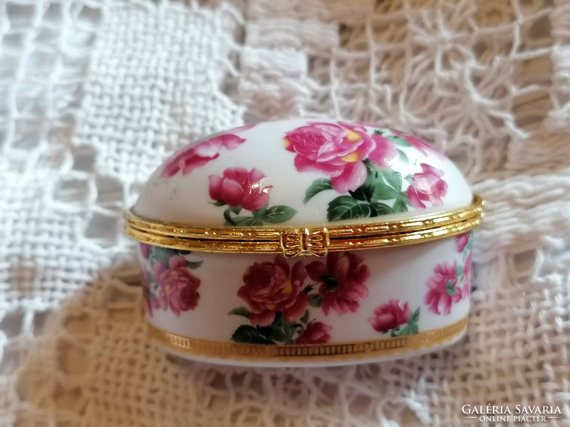 Pink ring box or medicine box