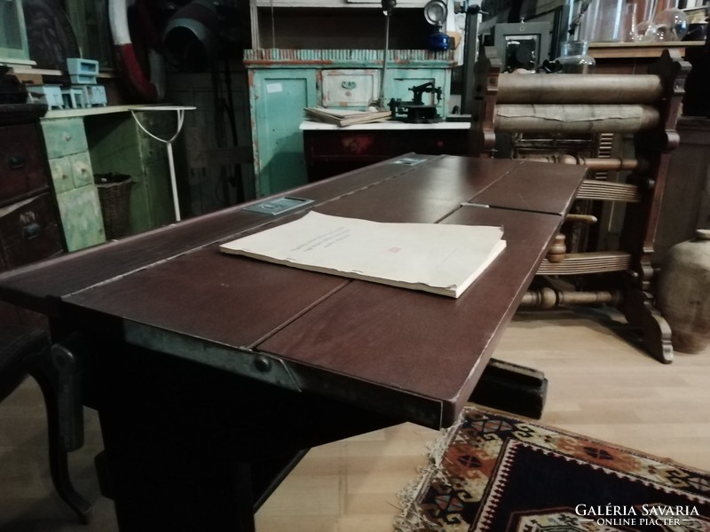 Iskolapad, régi keményfa asztal, íróasztalnak