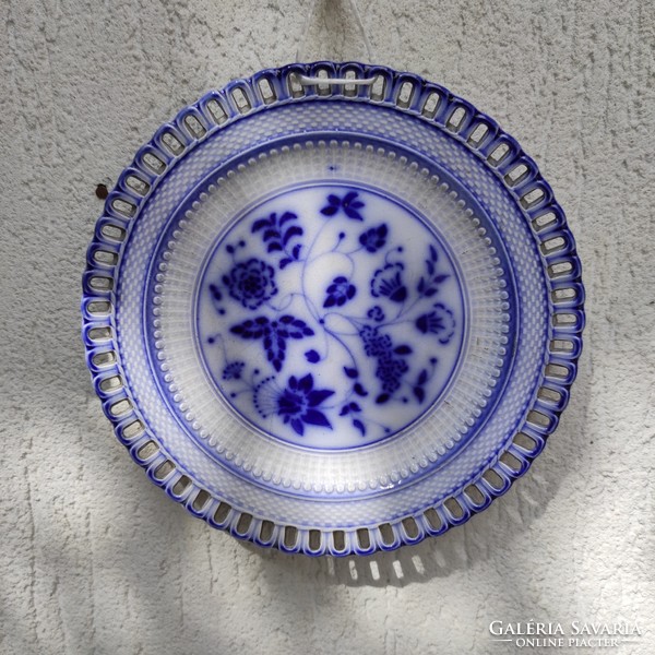 Antique pierced edge plate, altwien intaglio, blue cobalt blue!
