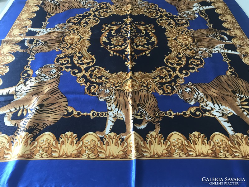 100% Silk scarf with tiger pattern, 85 x 86 cm
