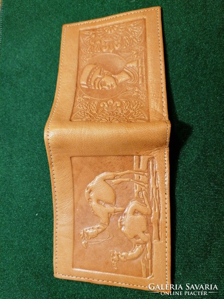 Leather, printed, portfolio depicting nofretite (110)