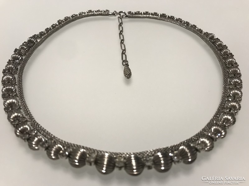 Modern necklace with shining crystals, 46 cm