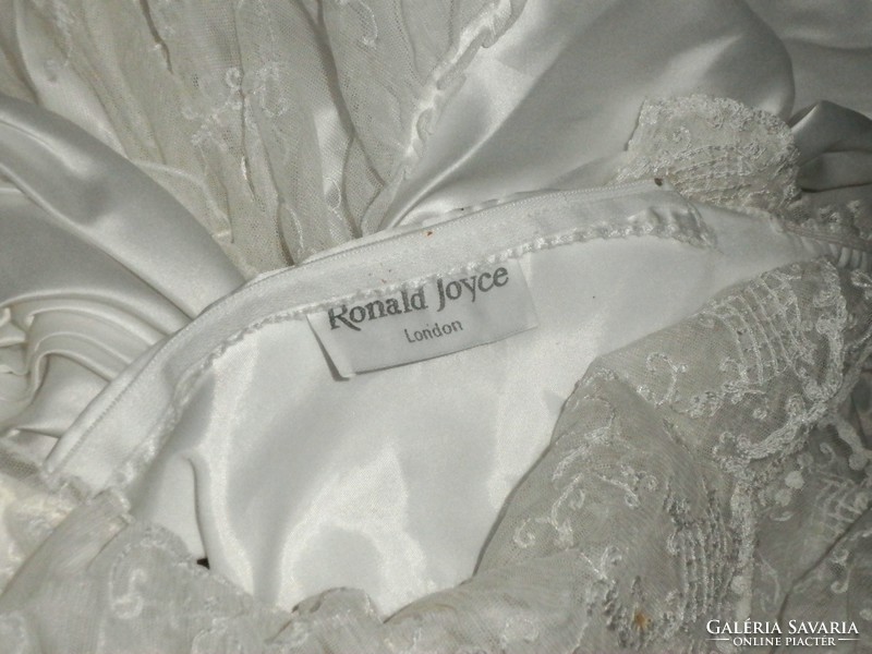 Wedding dress / ronald joyce /