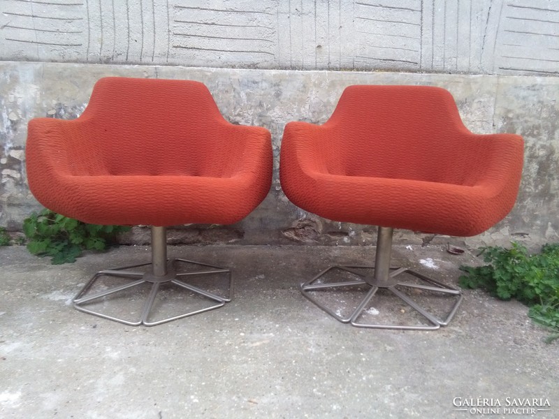 Két darab retro forgó fotel 
