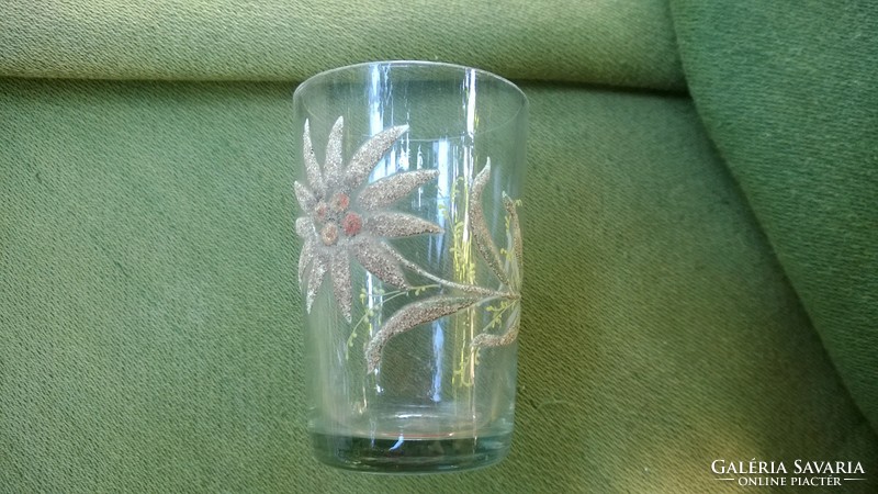 Blown glass cup with hand-painted snow wool