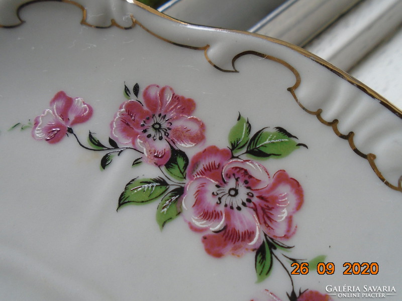 Zolnay plate with shield seal, painted over glaze, gold contoured, flower pattern