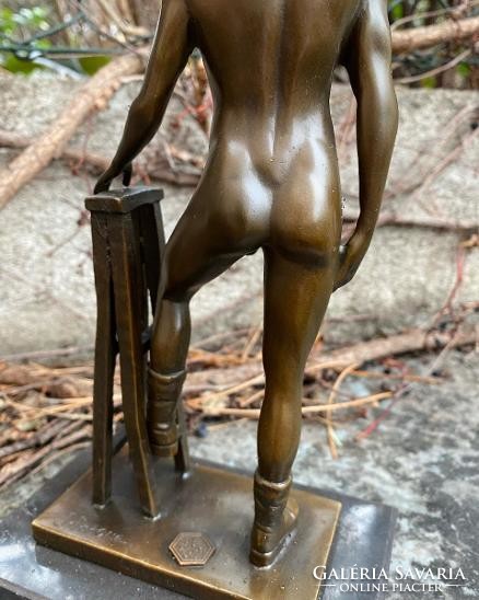Férfi akt bronz szobor