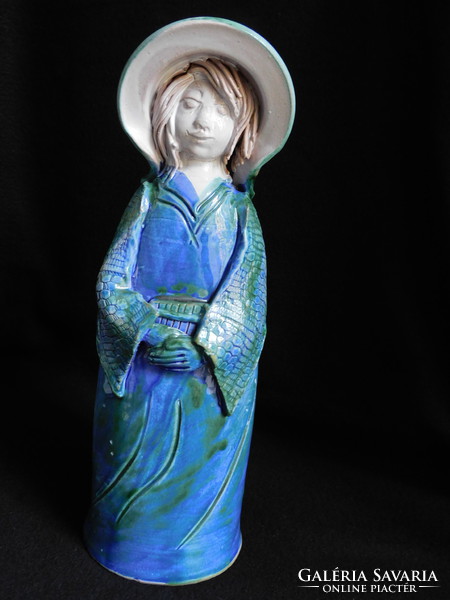Kerámia szobor - kalapos lány könyvvel - 30 cm