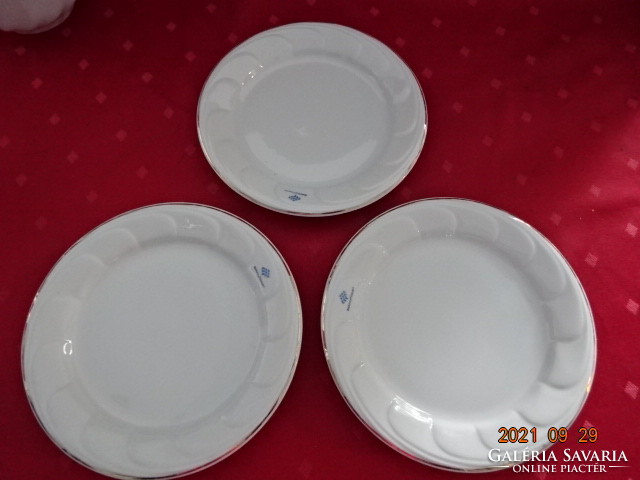 3 db együtt eladó Hollóházi porcelán kistányér,Bakony Füszért felirattal, átmérője 19,5 cm. Vanneki!