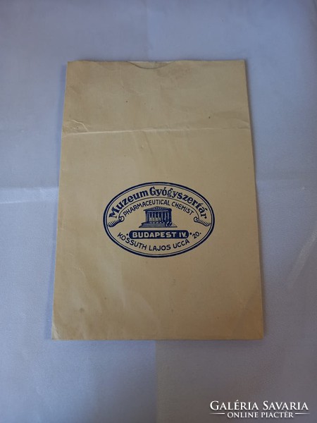 Régi Múzeum gyógyszertári papír zacskó