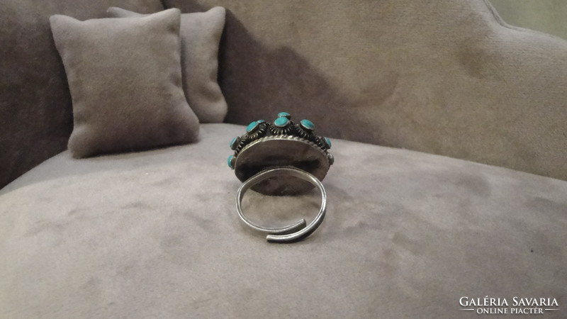 Tibeti ezüst gyűrű, türkiz kövekkel