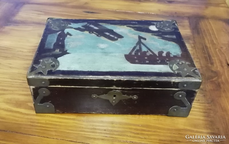 Decorated wooden chest from the First World War, military trenches work, decoration
