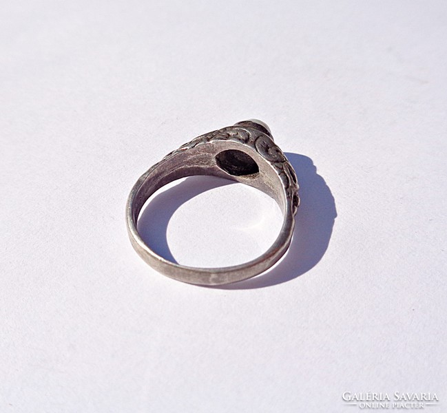 Light stony patterned sterling ring