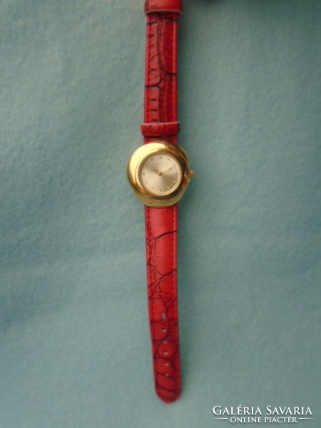 Új nem használt női óra nagyon szép és jó kis darab