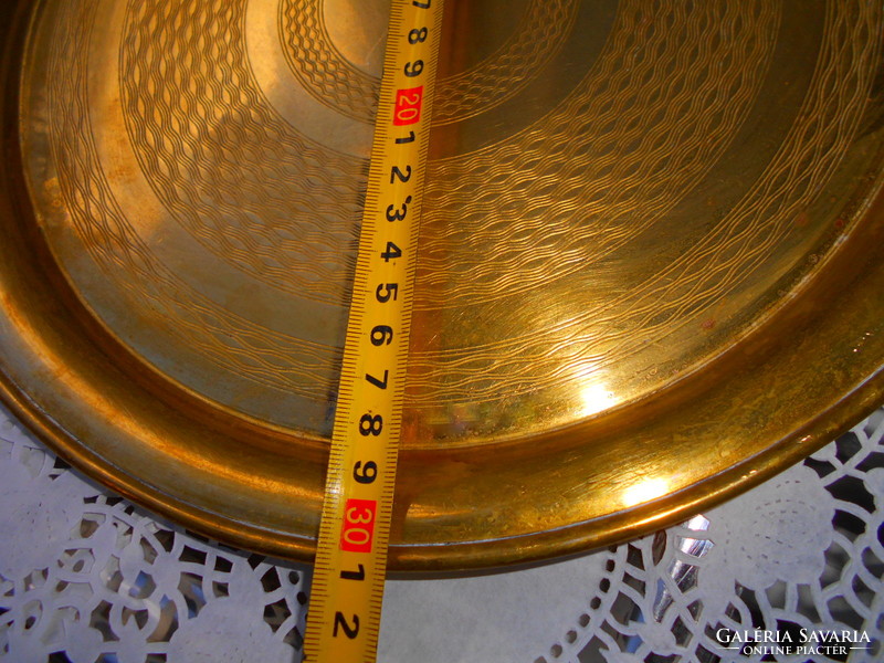 Régi réz tálca -masszív erős darab gravírozott díszítéssel 31 cm