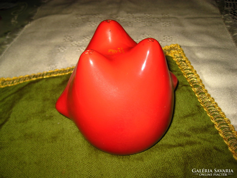 Zsolnay ox-blood glazed pot based on the design of János Török with a shield seal from the 60s