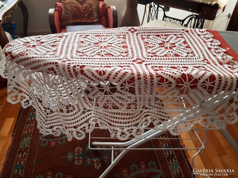 Crochet tablecloth 100x100 cm