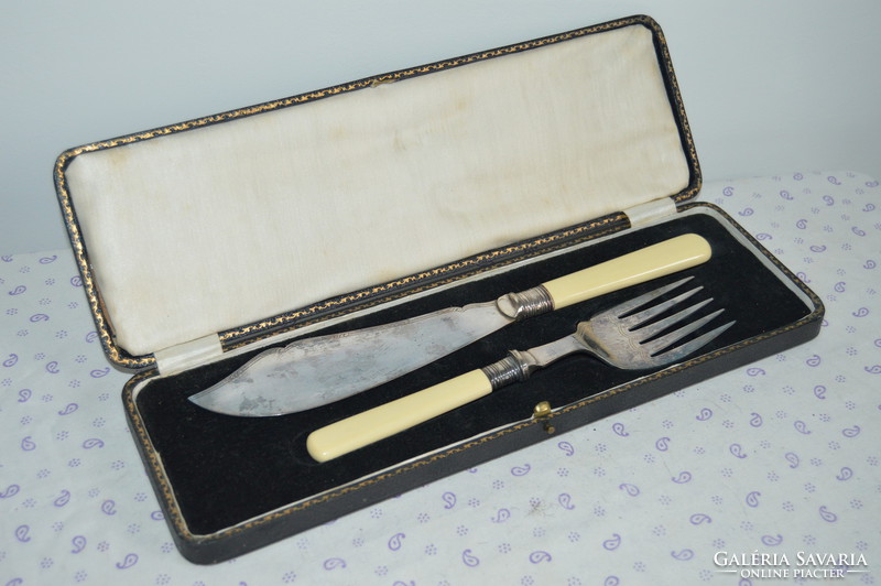 Antique English silver plated serving tool, serving set in gift box, silver plated knife, silver plated fork