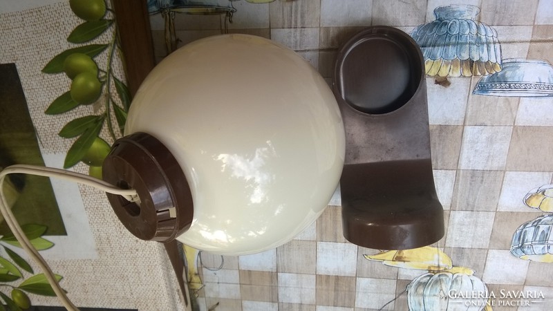 Spherical milk hood ceiling v. Wall lamp