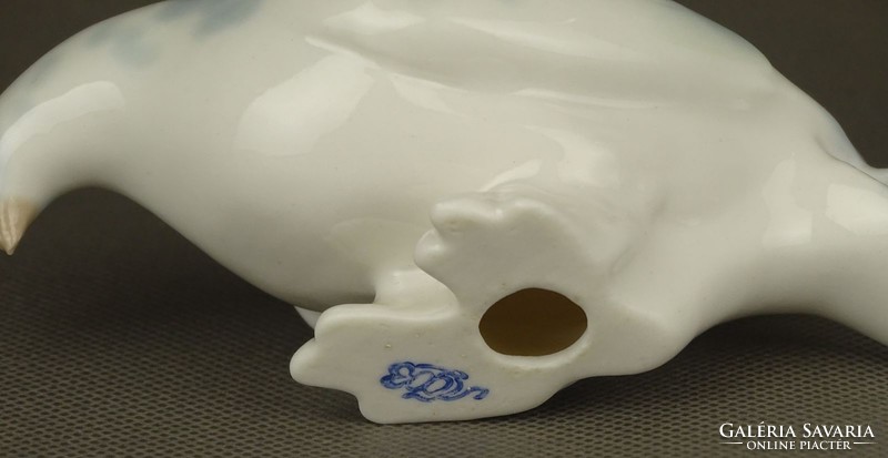 1G144 Régi jelzett fehér porcelán galamb 11.5 cm