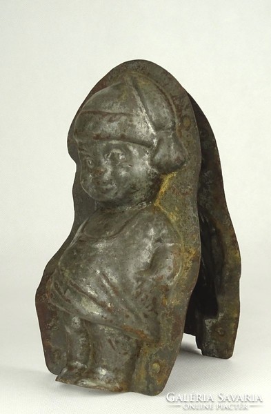 1G085 Antik csokiöntő kislány forma cukrász eszköz 20 cm