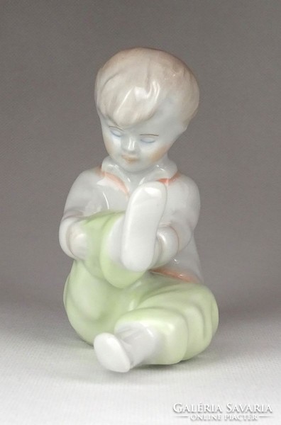 1G155 marked aquincum porcelain little girl figurine