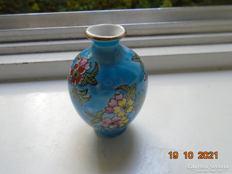 Kézzel festett színes virágmintákkal kis türkiz kék kínai váza