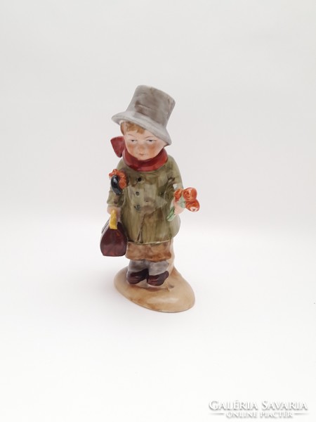 Bertram porcelán kisfiú figura 15 cm