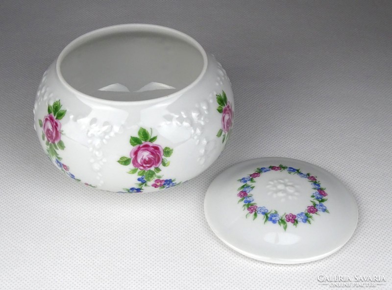 1G360 old wallendorf porcelain bonbonier with flower decoration
