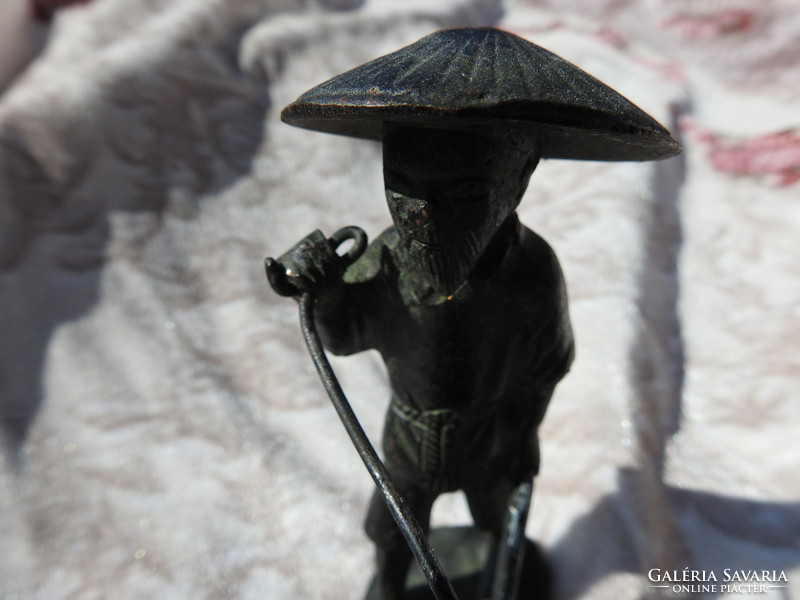 Antik vietnámi vizibivalyt vezető paraszt - bronz szobor XIX. század