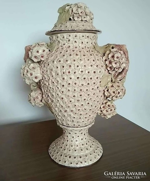 Virágmintás festett - mázas kerámia váza virágmintás-floreális díszítéssel