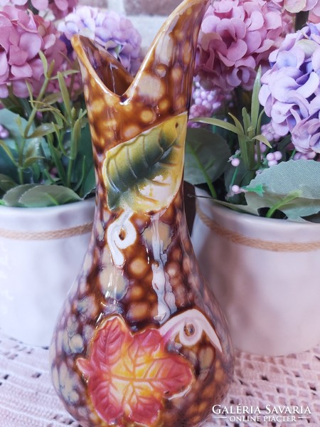 Beautiful retro 17 cm tall majolica leaf pattern vase, ornament, decoration collector mid-century modern
