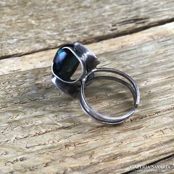 Régi kézműves modernista ezüst gyűrű fekete-zöld kővel