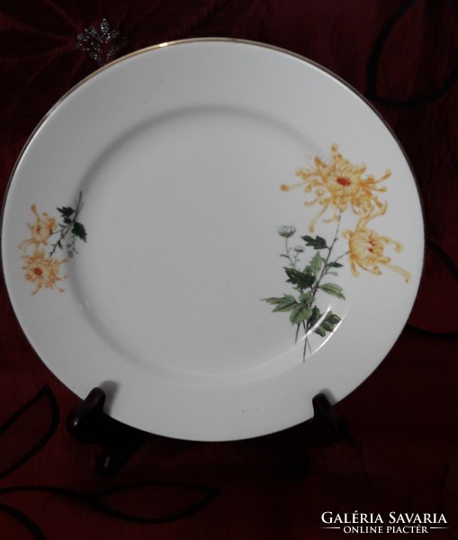 Porcelain plate with chrysanthemums