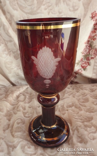 Antik bíbor pácolt erotikus jelenetes biedermeier talpas kupa - kézzel csiszolt üveg pohár