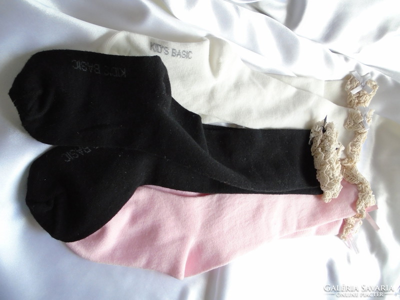 3 Pair of new lacy little bow socks for socks.