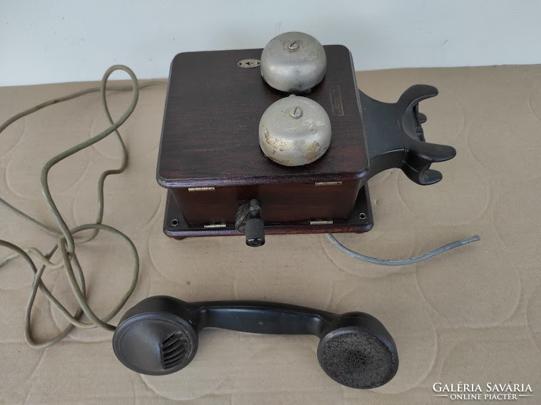 Antique wall-mounted wooden box shell phone