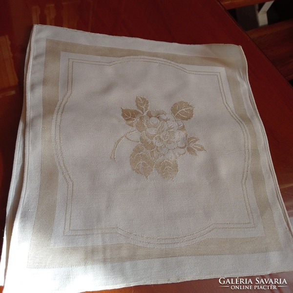 6 pcs cream-colored damask napkins, 30 x 32 cm