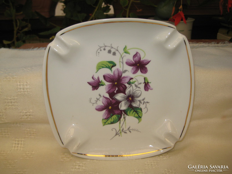 Raven's house violet bowl 17 x 17 cm