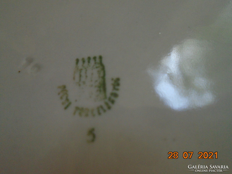 Zsolnay dombormintás  virágmintás süteményes tányér, zöld 5 tornyos jelzéssel 19,5 cm