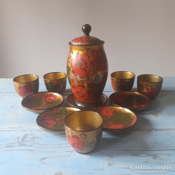 Hand painted russian khokhloma cup with honeycomb. Poppy pattern