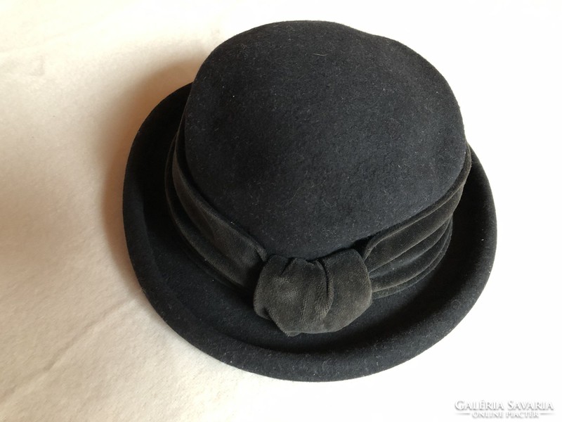 Fekete női kalap