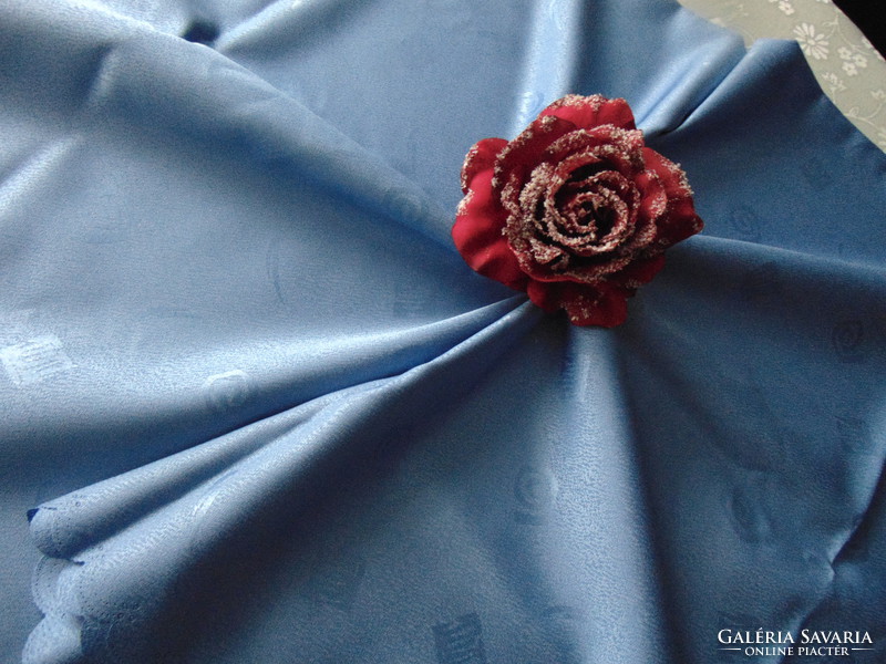 Elegant sky blue silk tablecloth 130 x 160 cm rectangle